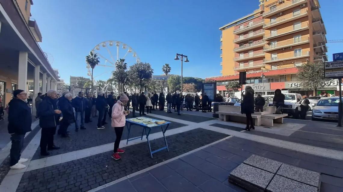 Capodanno e ciclabile: l&rsquo;opposizione protesta in piazza &ndash; GLI INTERVENTI VIDEO