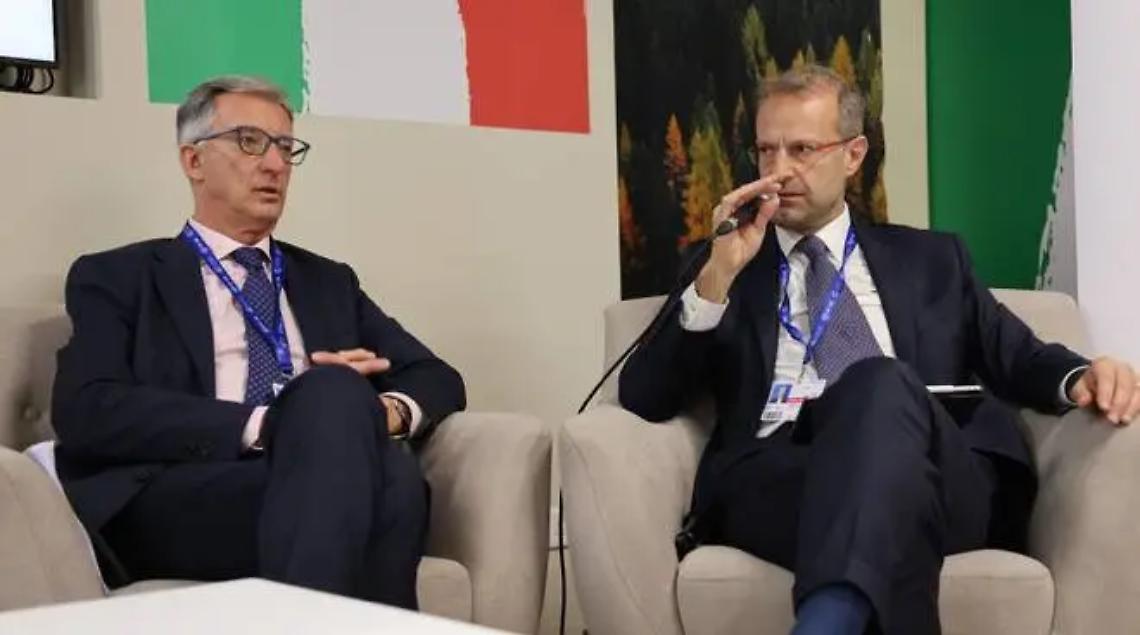 Presentato il patto per la decarbonizzazione del trasporto aereo