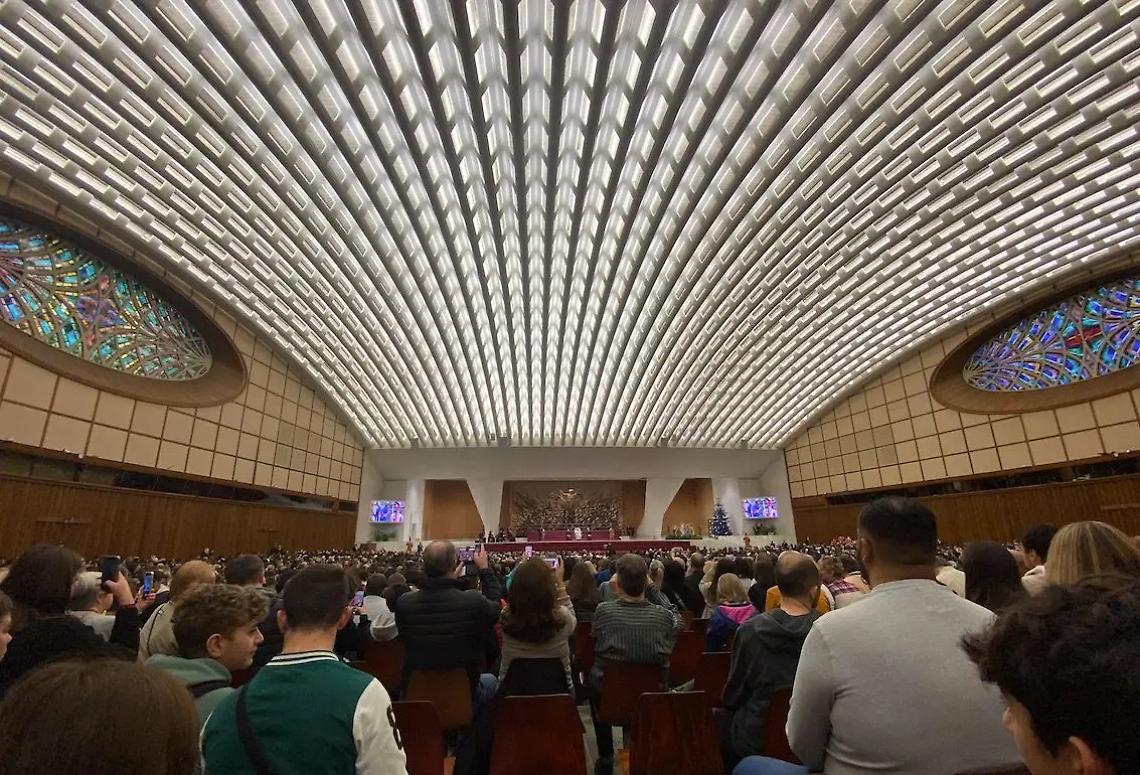 Gli studenti dell&rsquo;istituto San Benedetto all&rsquo;udienza generale di papa Francesco