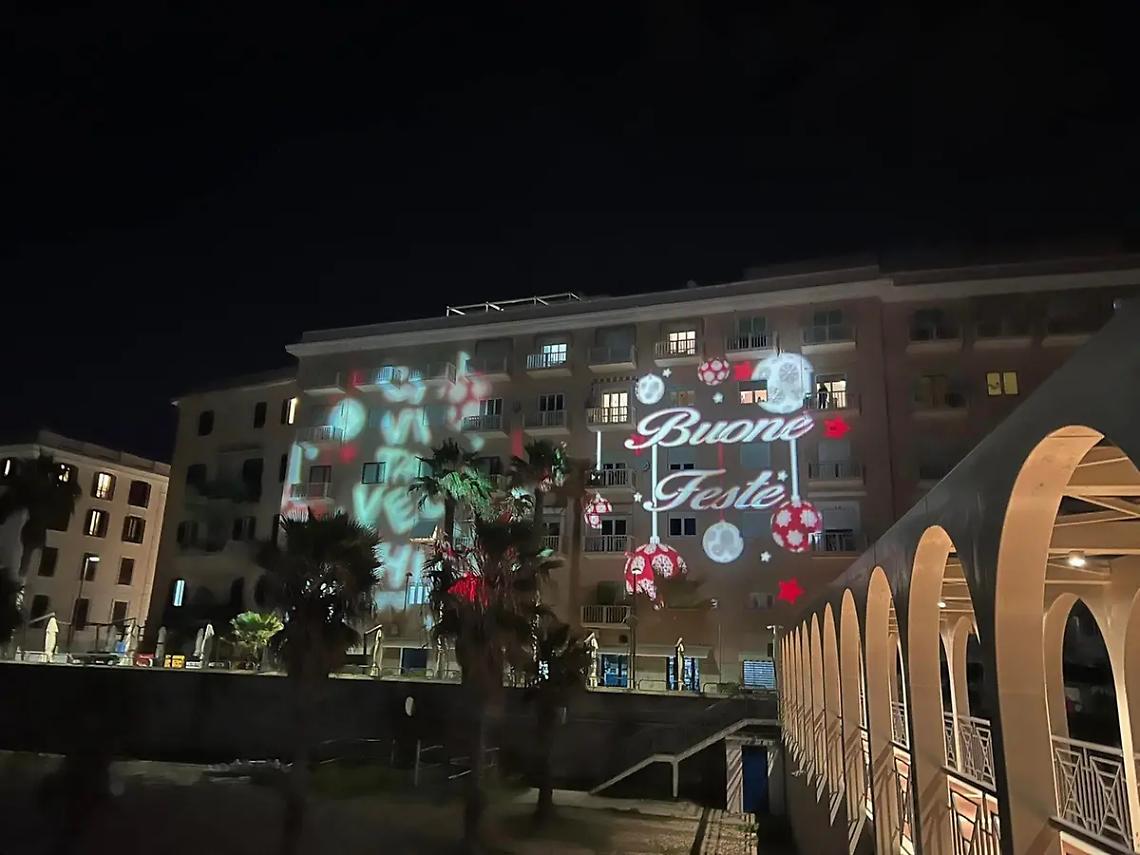 Dopo la musica, le luci: residenti del Pirgo senza pace