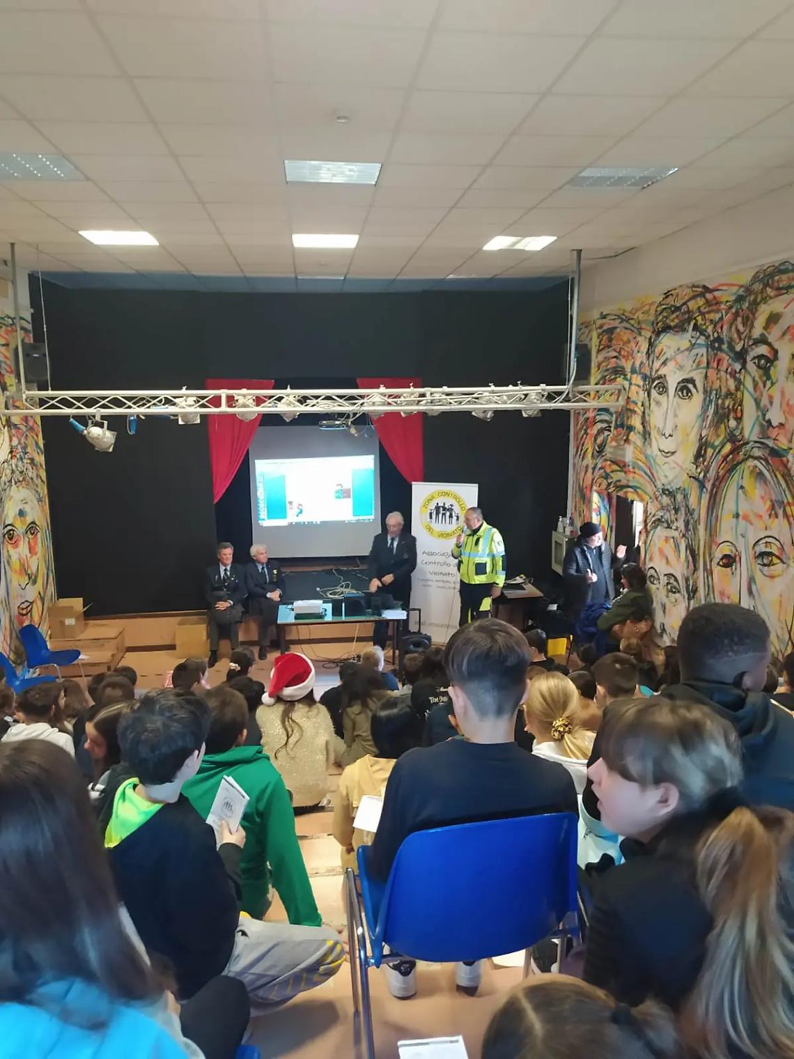 Giochi pirotecnici sicuri: a scuola il Controllo del vicinato