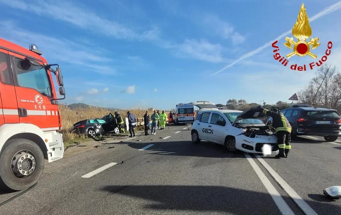 Santa Marinella: scontro tra due auto sull&rsquo;Aurelia