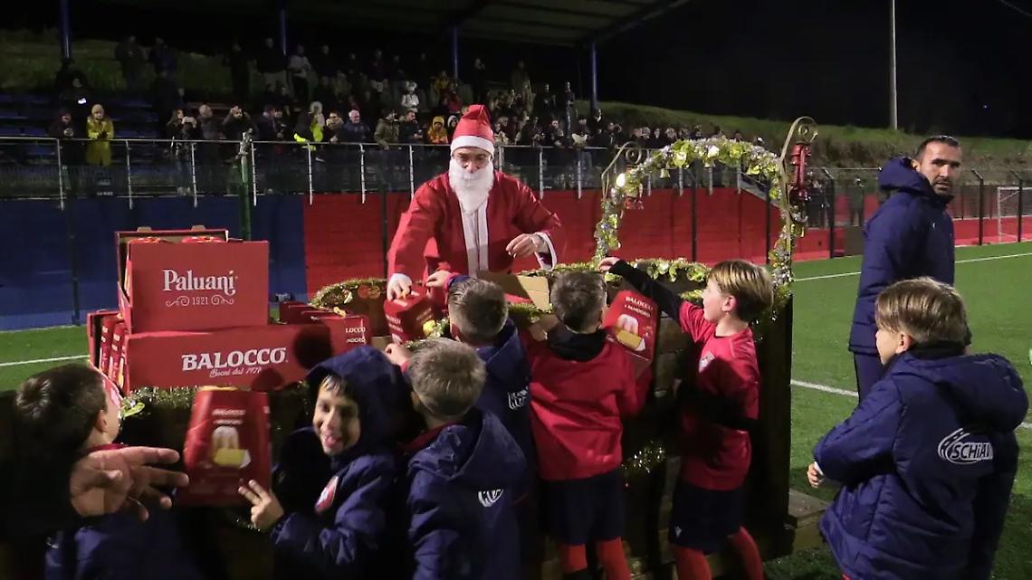 Aranova, grande successo per la festa di fine 2023