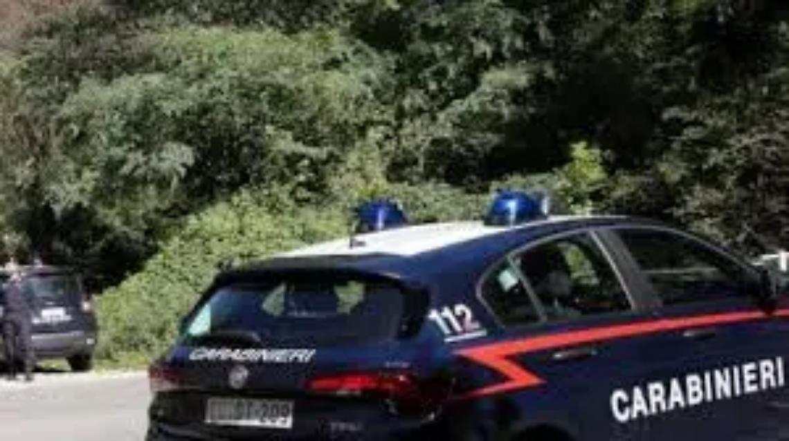 Tarquinia, voleva fidanzarsi a tutti i costi con lei dopo averla conosciuta sui social: 30enne arrestato per stalking