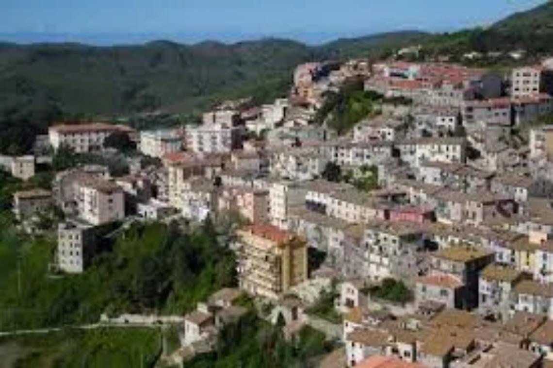 Tolfa, consiglio comunale esplosivo