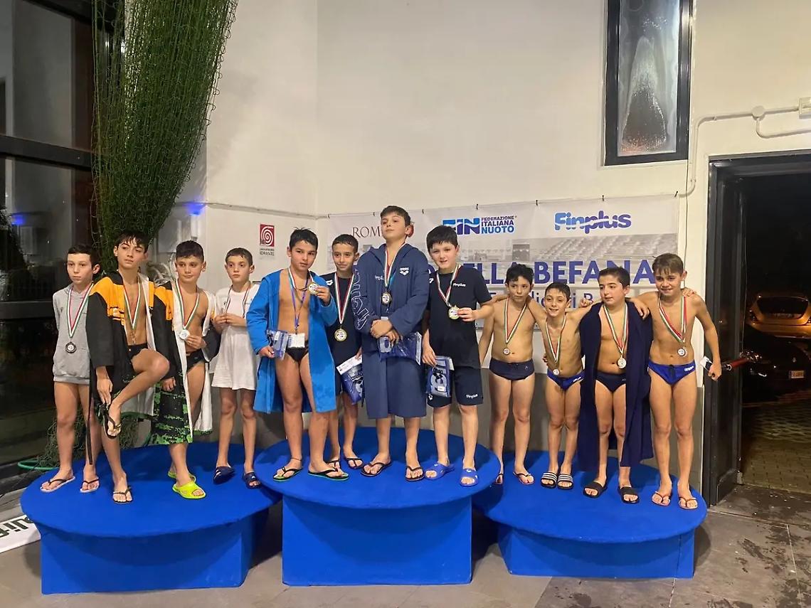 Nuoto, pioggia di medaglie per i giovani viterbesi