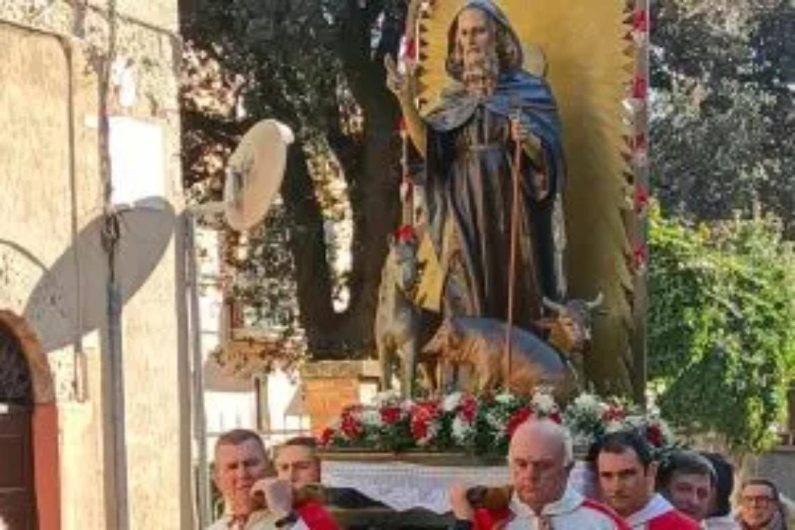 Sant&rsquo;Antonio, tutto pronto per la benedizione del pane e degli animali