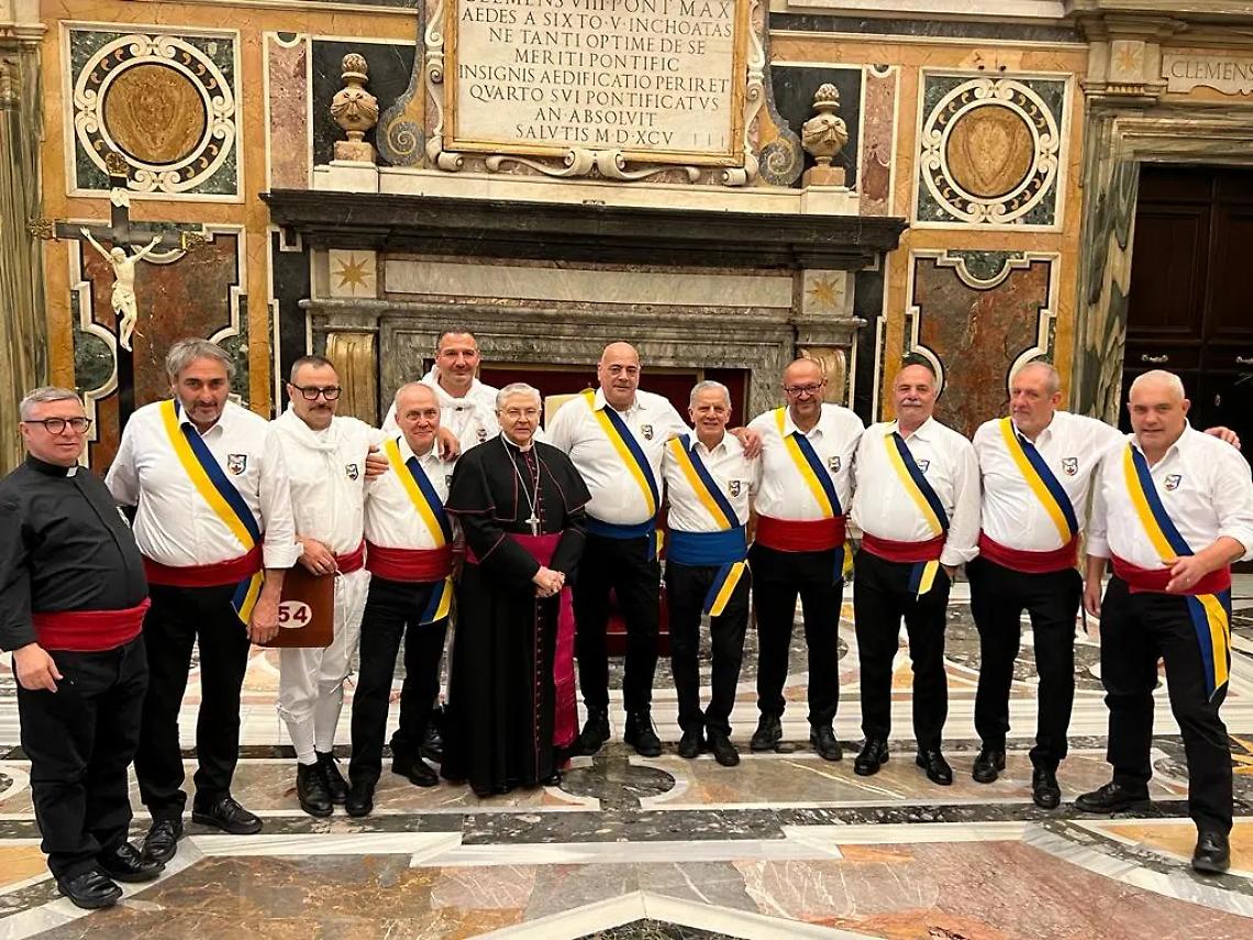 Viterbo: i facchini di Santa Rosa ricevuti da Papa Francesco