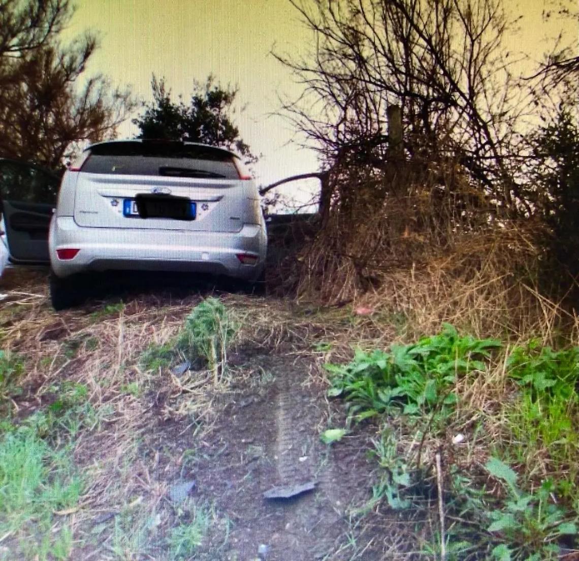 Ubriaco alla guida, rischia di finire in palude con la figlia