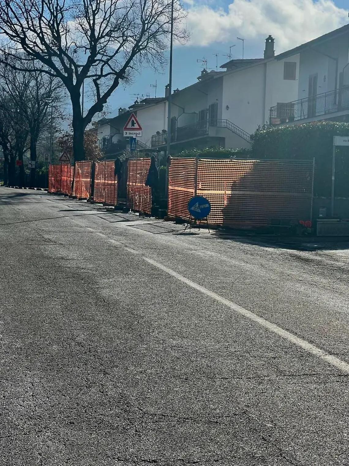 Rifacimento del marciapiede: iniziati i lavori sulla Sorianese in localit&agrave; Il Pallone