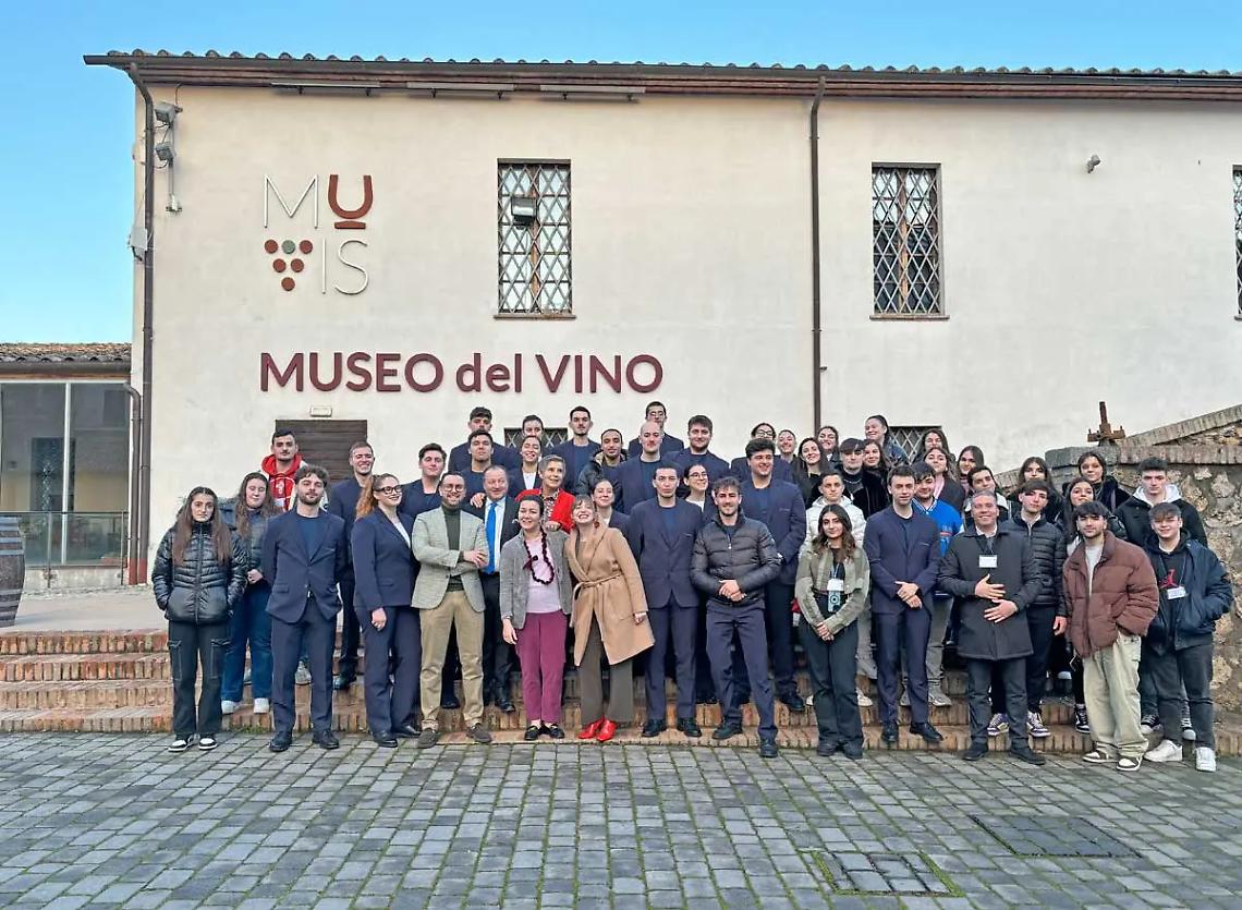 Gli studenti del Morano di Caivano in visita a Intrecci