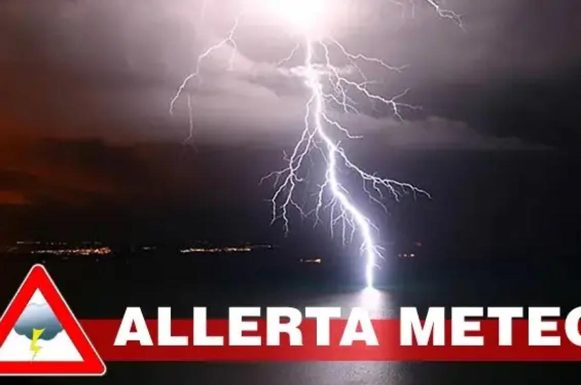 Allerta meteo per tutta la giornata: forti venti e rischio mareggiate