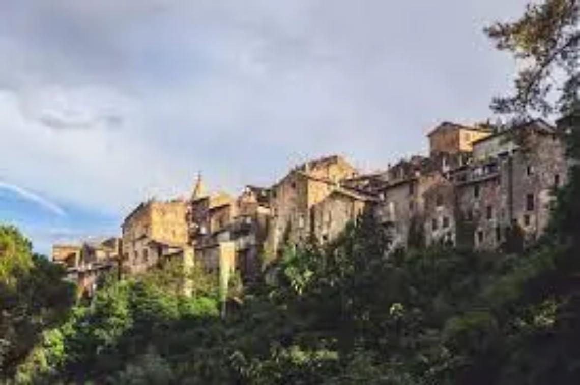 Capranica comune &ldquo;riciclone&rdquo;