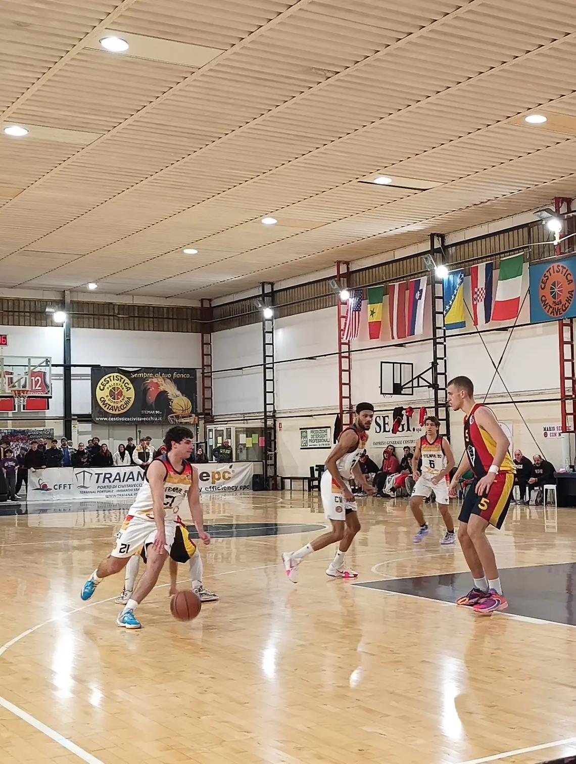 La Cestistica scivola sul parquet di casa