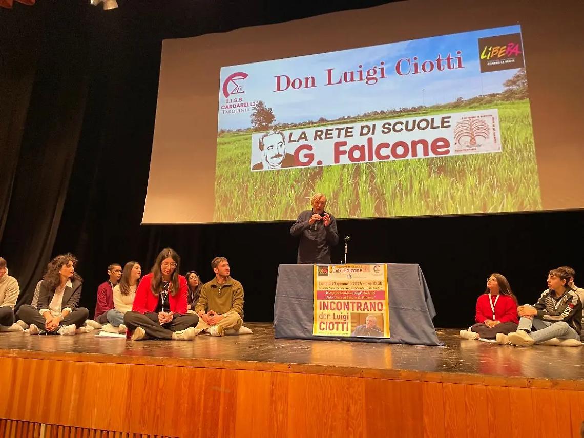 Mafie e legalit&agrave;, i giovani delle scuole di Montalto di Castro e della Tuscia hanno incontrato Don Luigi Ciotti