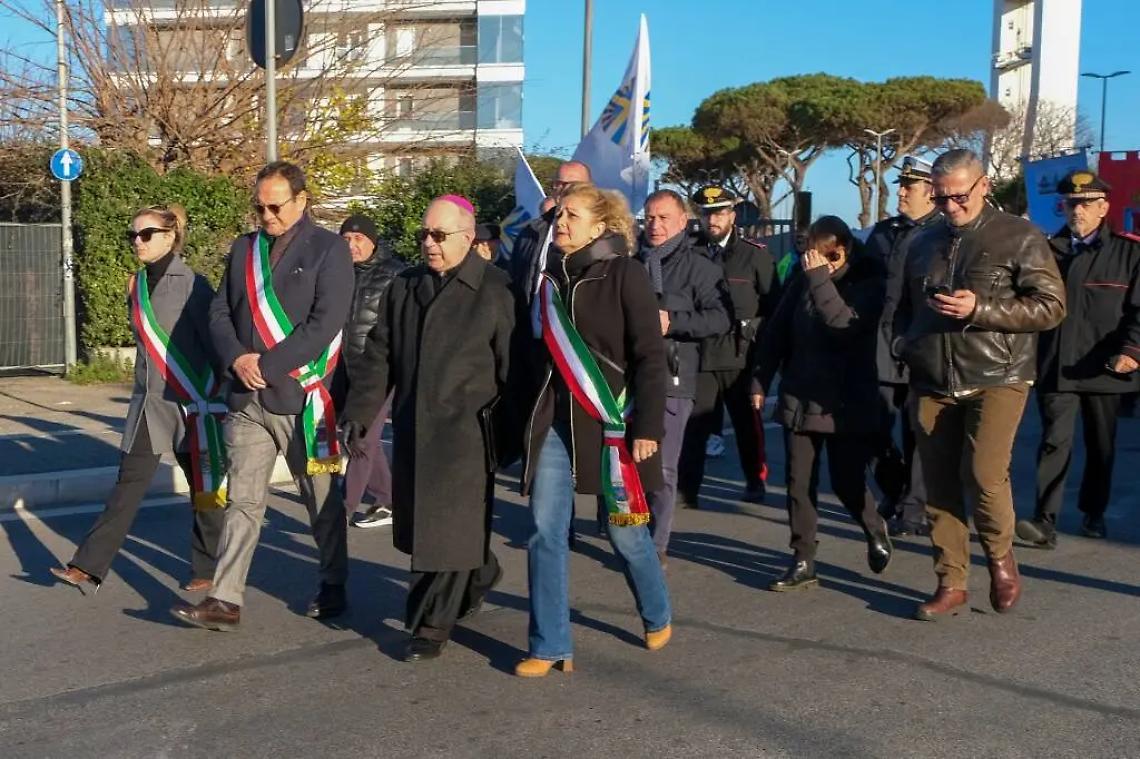 Marcia della Pace, il vescovo Ruzza: &laquo;Proteggere i giovani dal rischio di essere invasi&raquo;