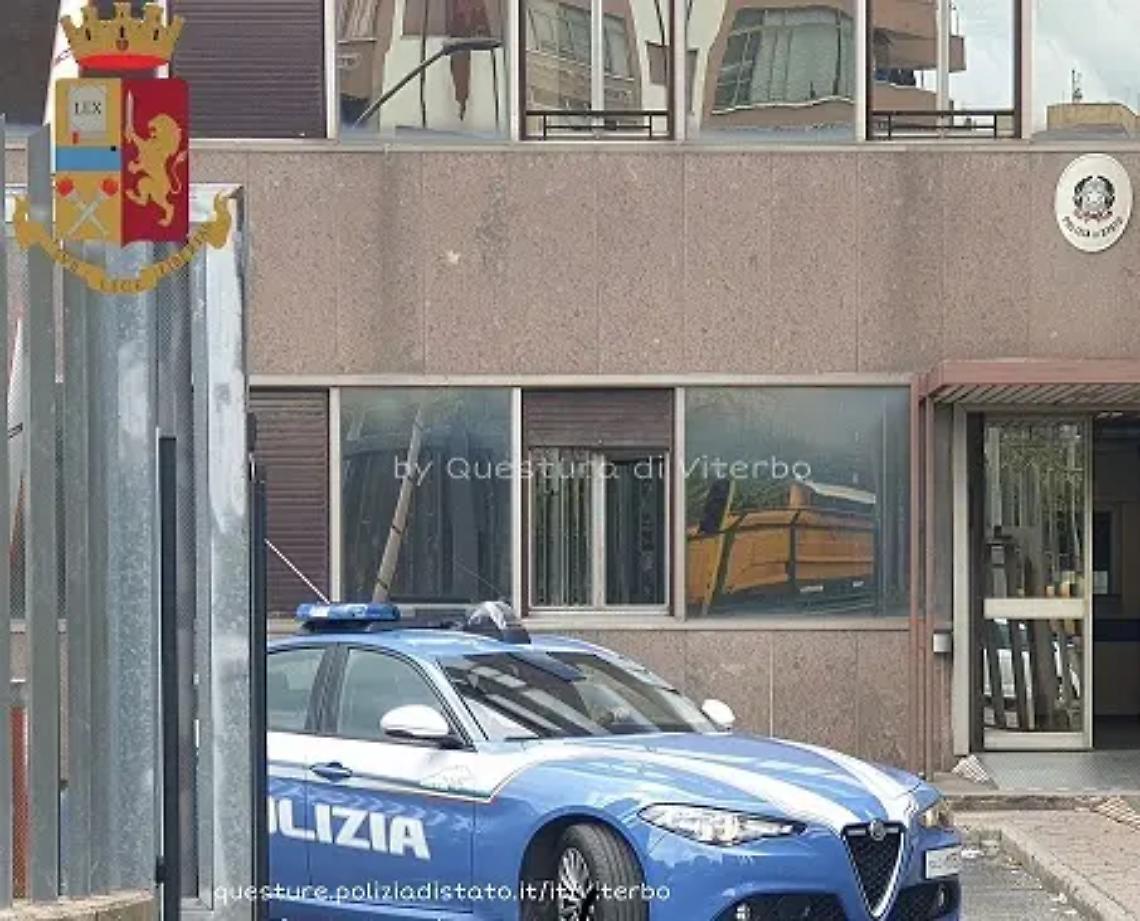 Viterbo, minaccia la titolare di un bar con un machete