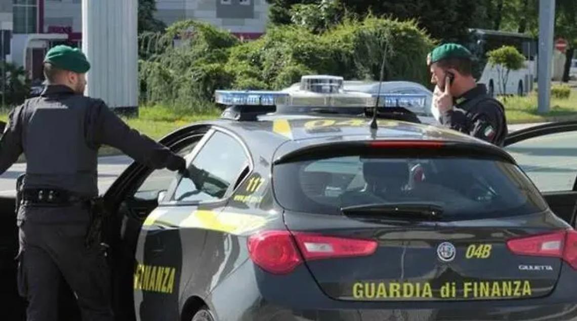 Societ&agrave; fallita, sequestrati nove autoveicoli