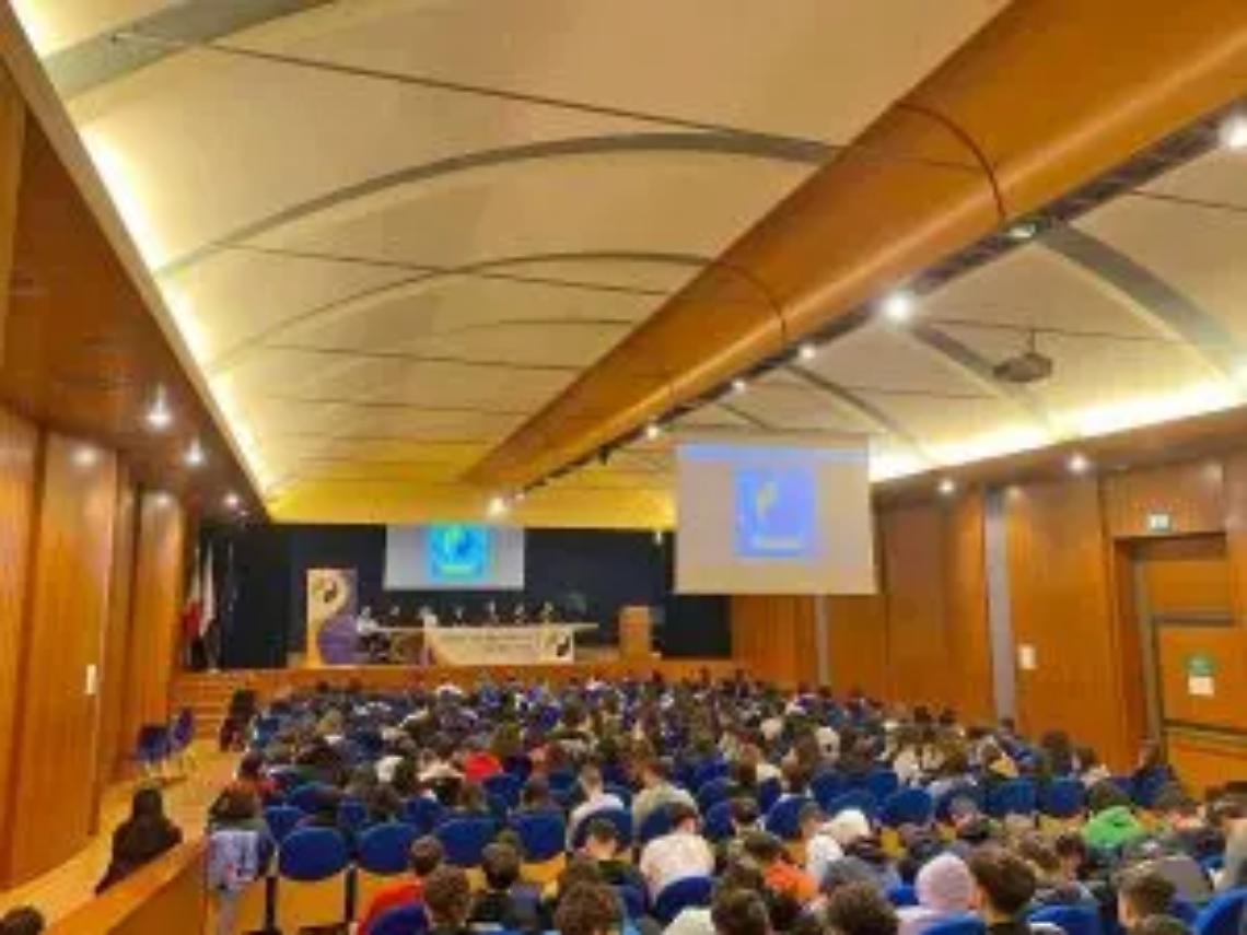 Pi&ugrave; di 300 ragazzi all&rsquo;auditorium dell&rsquo;Unitus