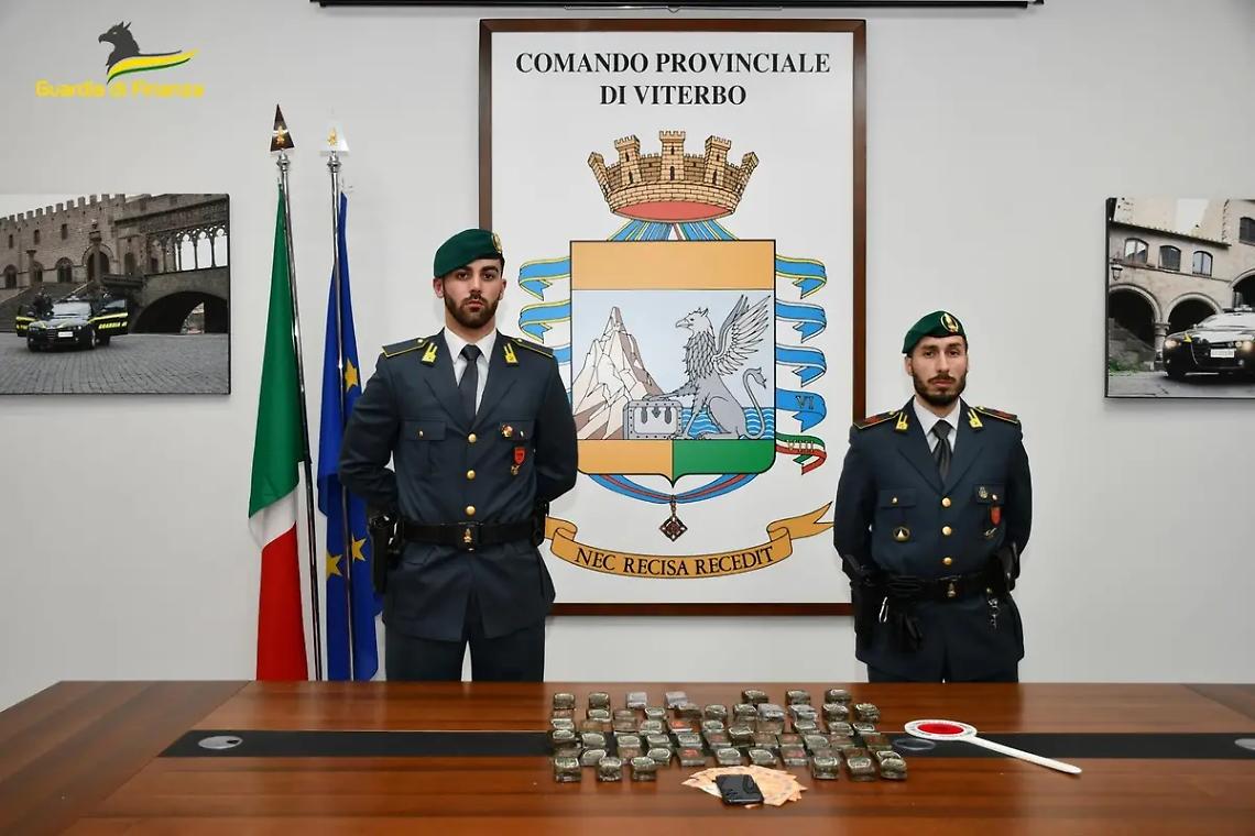 Fabrica di Roma: arrestato un minorenne con 4 chili di hashish
