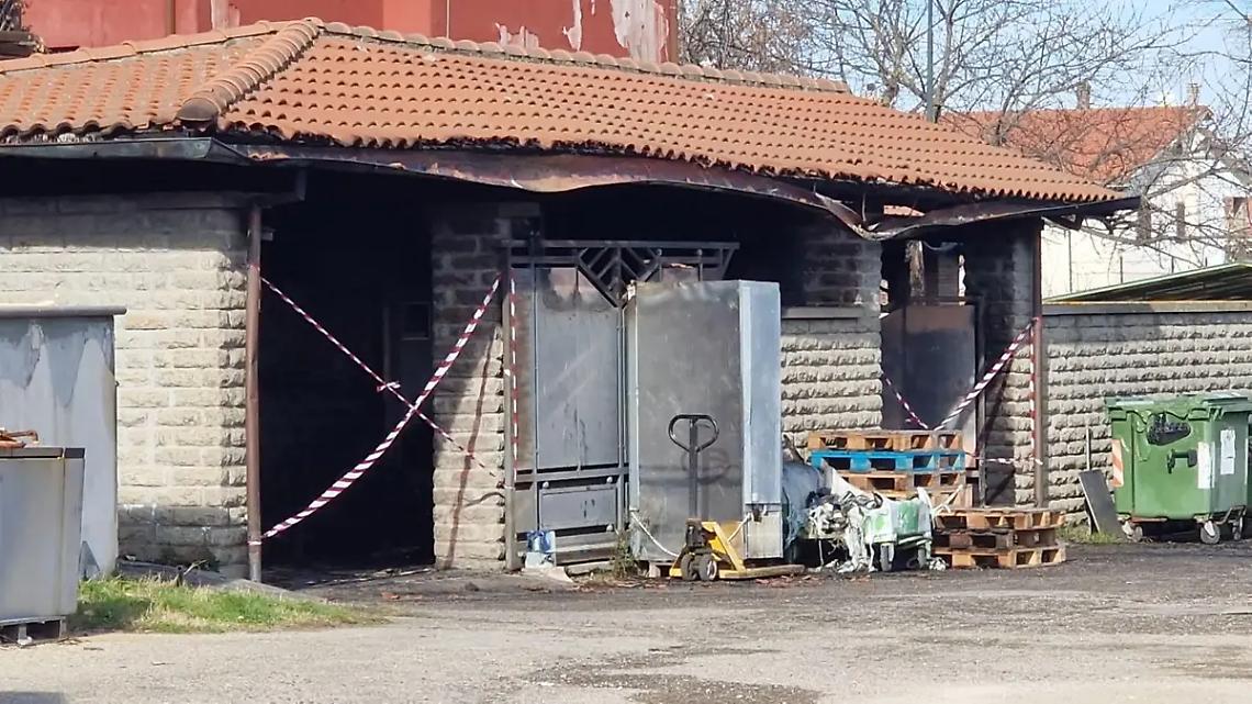 Incendio nella notte da Nando al Pallone
