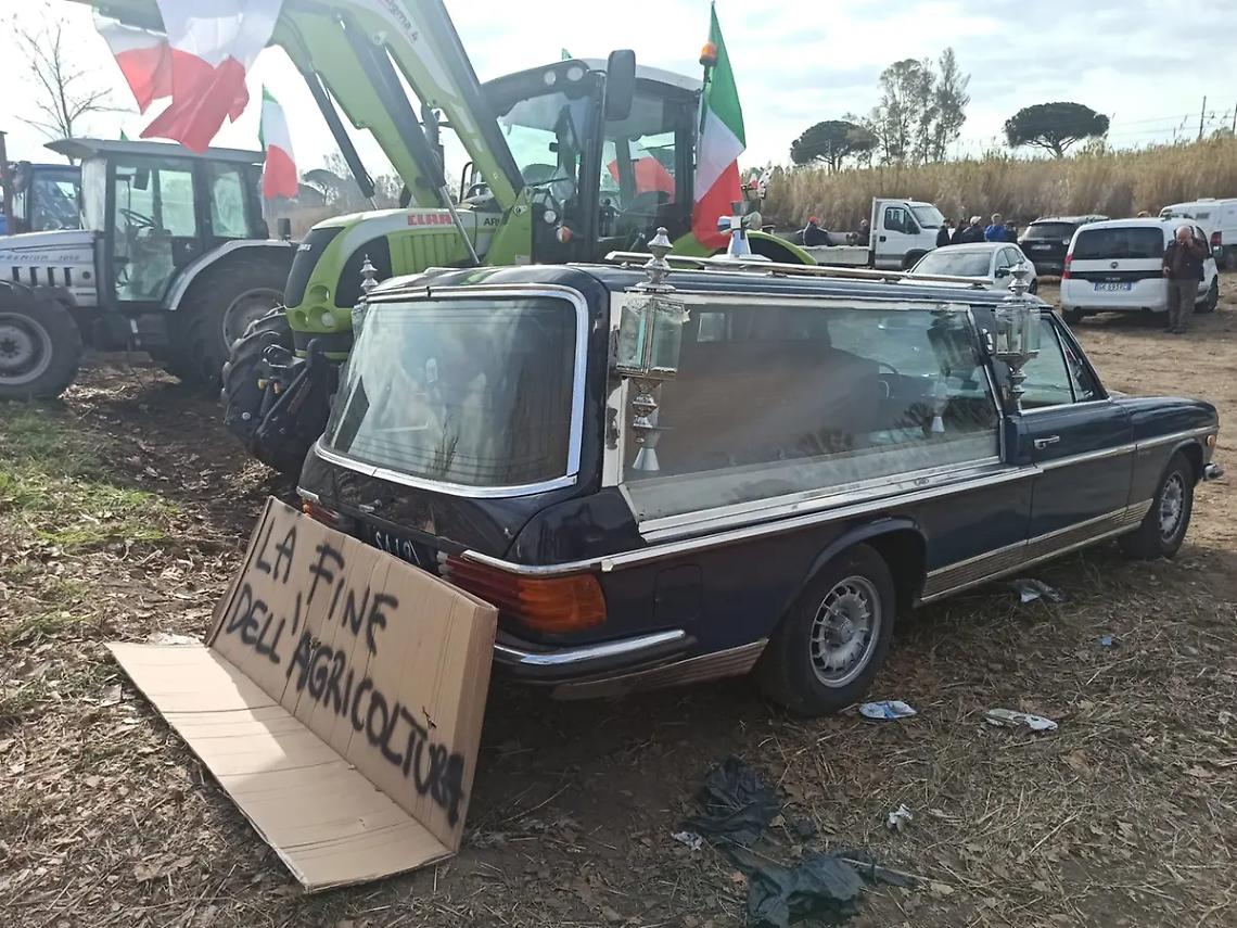 Trattori, il presidio ad oltranza