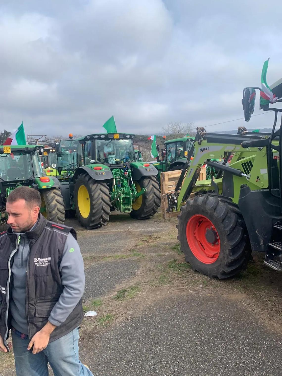 Trattori della Tuscia in marcia verso Roma