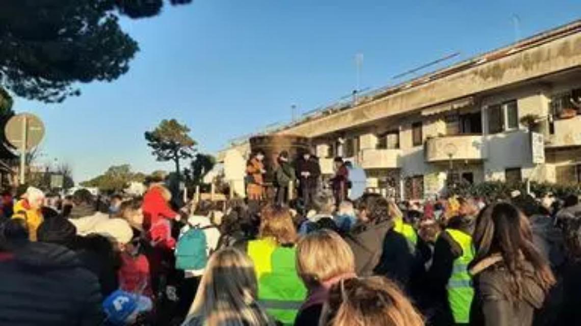 Scatta l&rsquo;allerta meteo, la festa di Carnevale viene posticipata