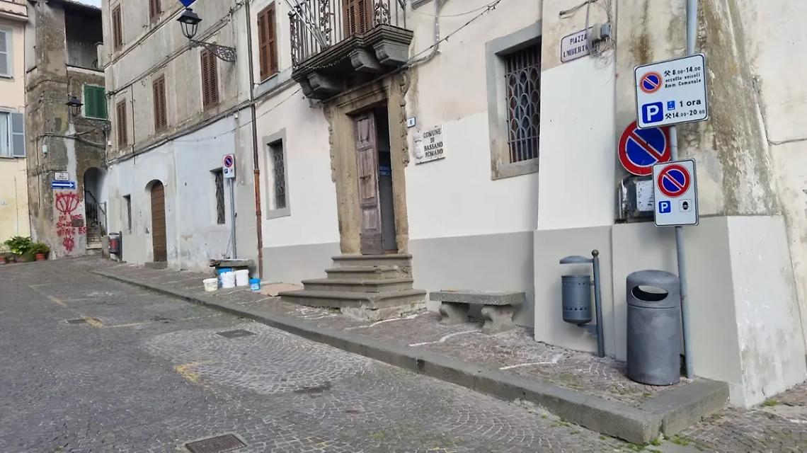 Scritte No Vax, filmati sotto la lente di ingrandimento