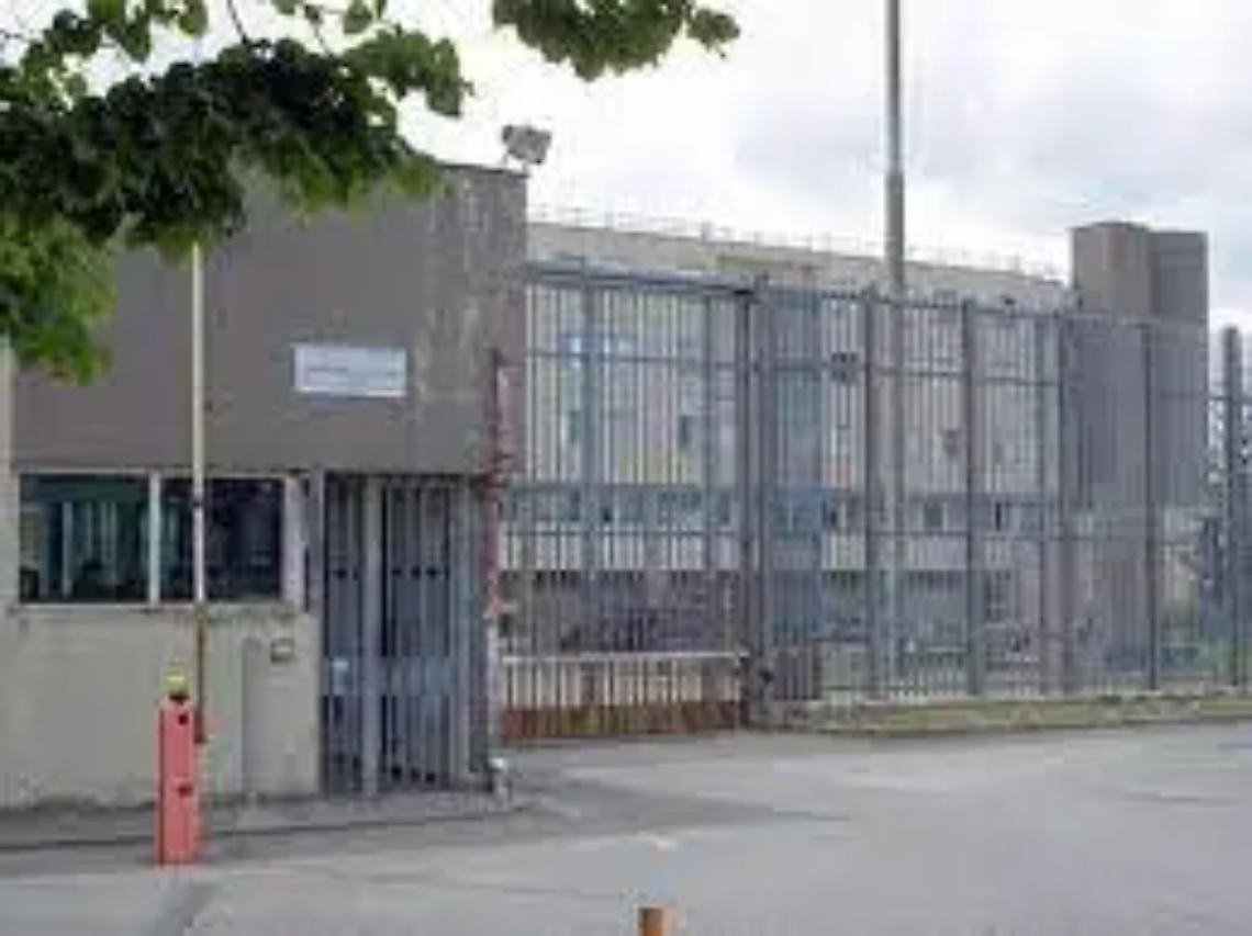Portavano droga in carcere: due donne finiscono in manette