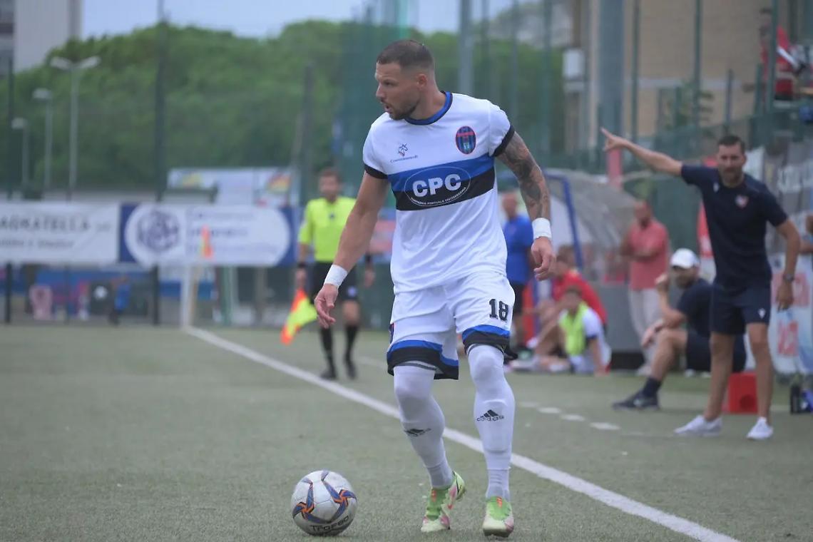 La Vecchia crolla ma recrimina sull&rsquo;arbitraggio