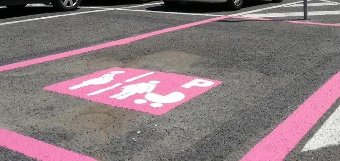 Parcheggi rosa, si riaccendono i riflettori