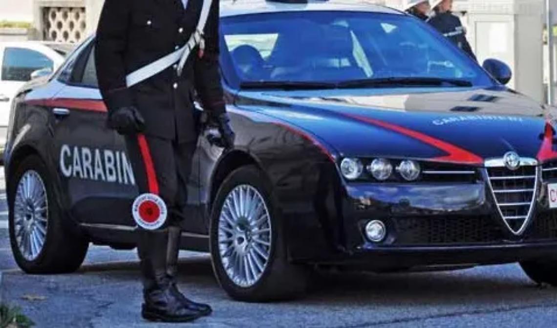 Scatta l&rsquo;allarme: in pochi minuti i Carabinieri circondano la banca