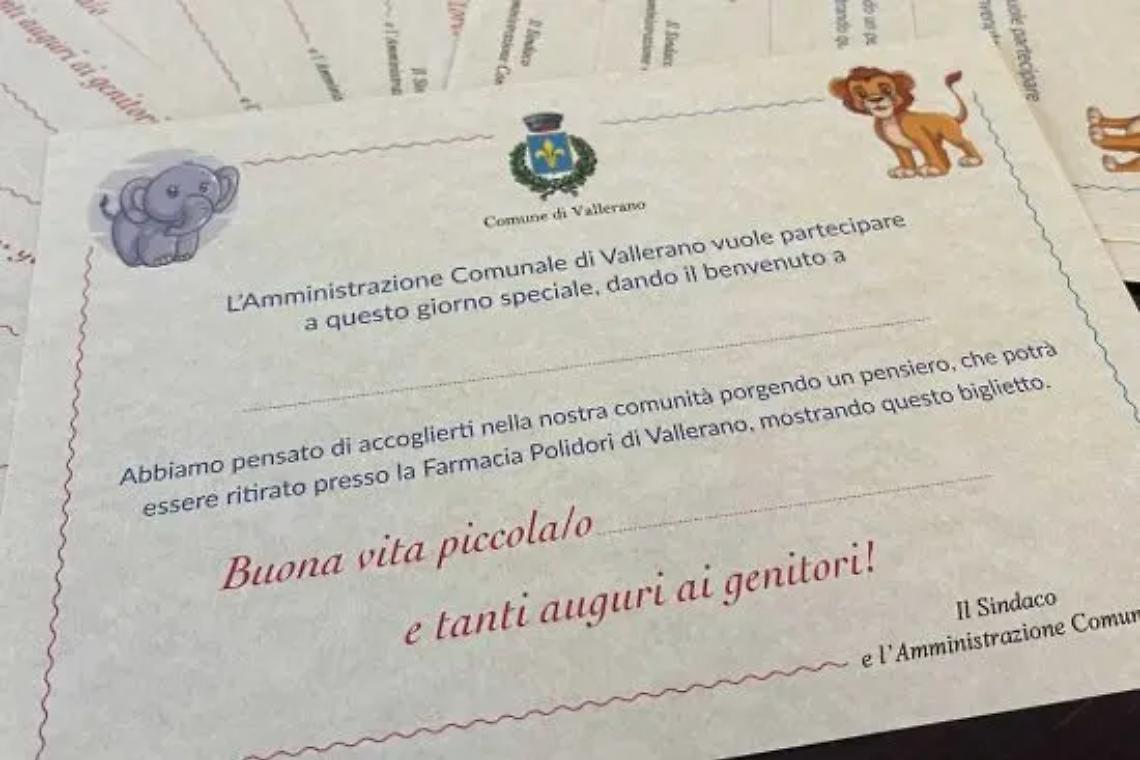 Ai neogenitori un kit di prodotti per la prima infanzia