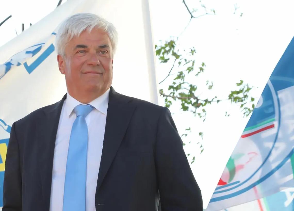 &laquo;Se &egrave; vero che con Tidei ci sono aderenti a Fi, ma non ci risulta, li invitiamo ad entrare nel gruppo del centrodestra&raquo;