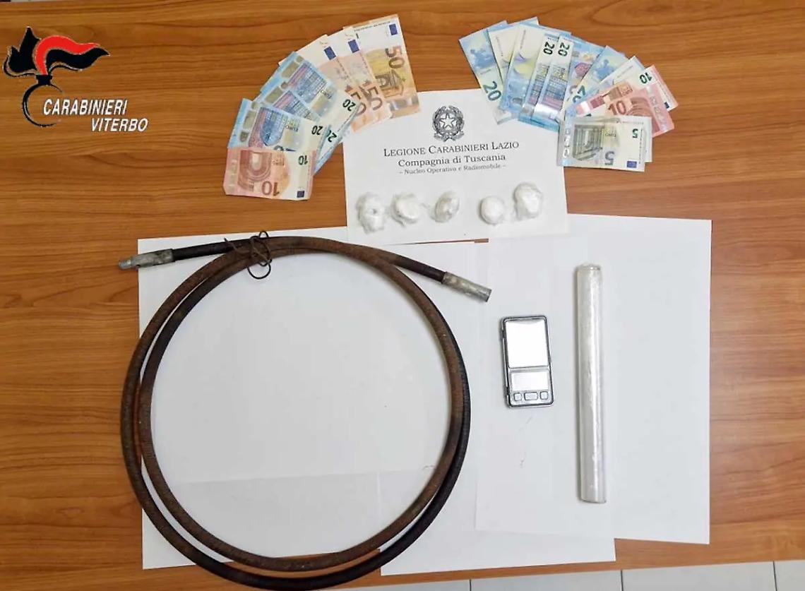 Spaccio di droga nei boschi: due arresti dei carabinieri