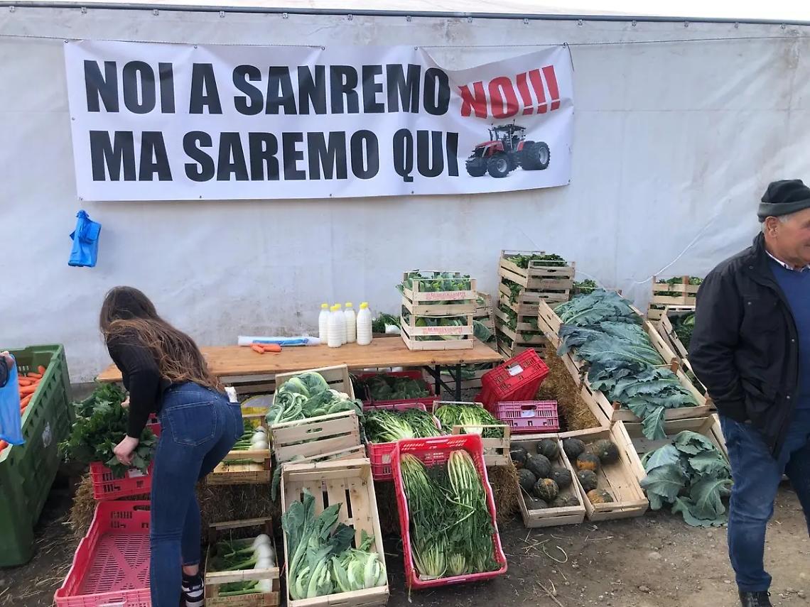 La forza dei piccoli gesti: gli agricoltori riscaldano i cuori &ndash; IL VIDEO