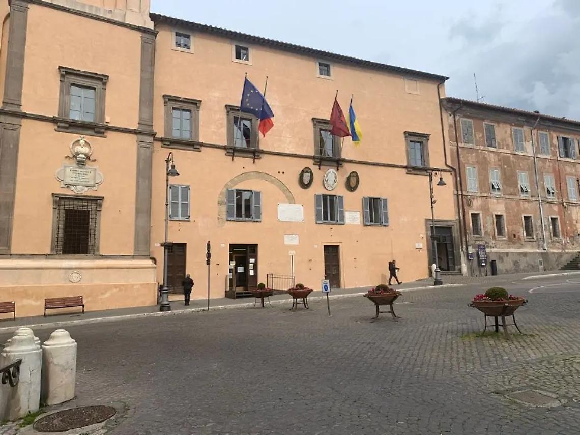 &laquo;Mazzola, grazie al Pd, ha potuto avere numerosi incarichi&raquo;