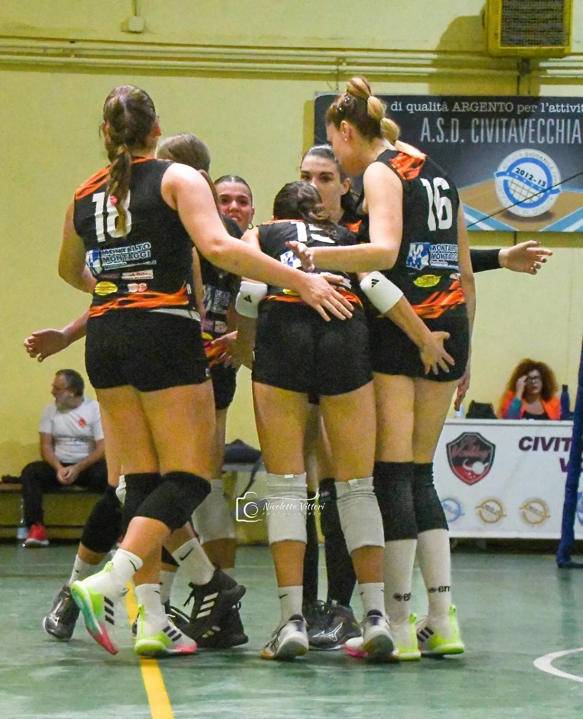 Vittoria al tie-break per la Comal Civitavecchia Volley Academy sul parquet della Virtus Roma: 3-2