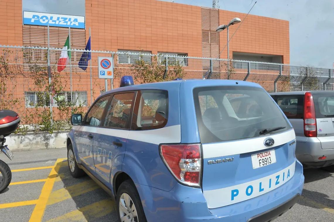 Deve scontare 18 anni di carcere: arrestata al porto