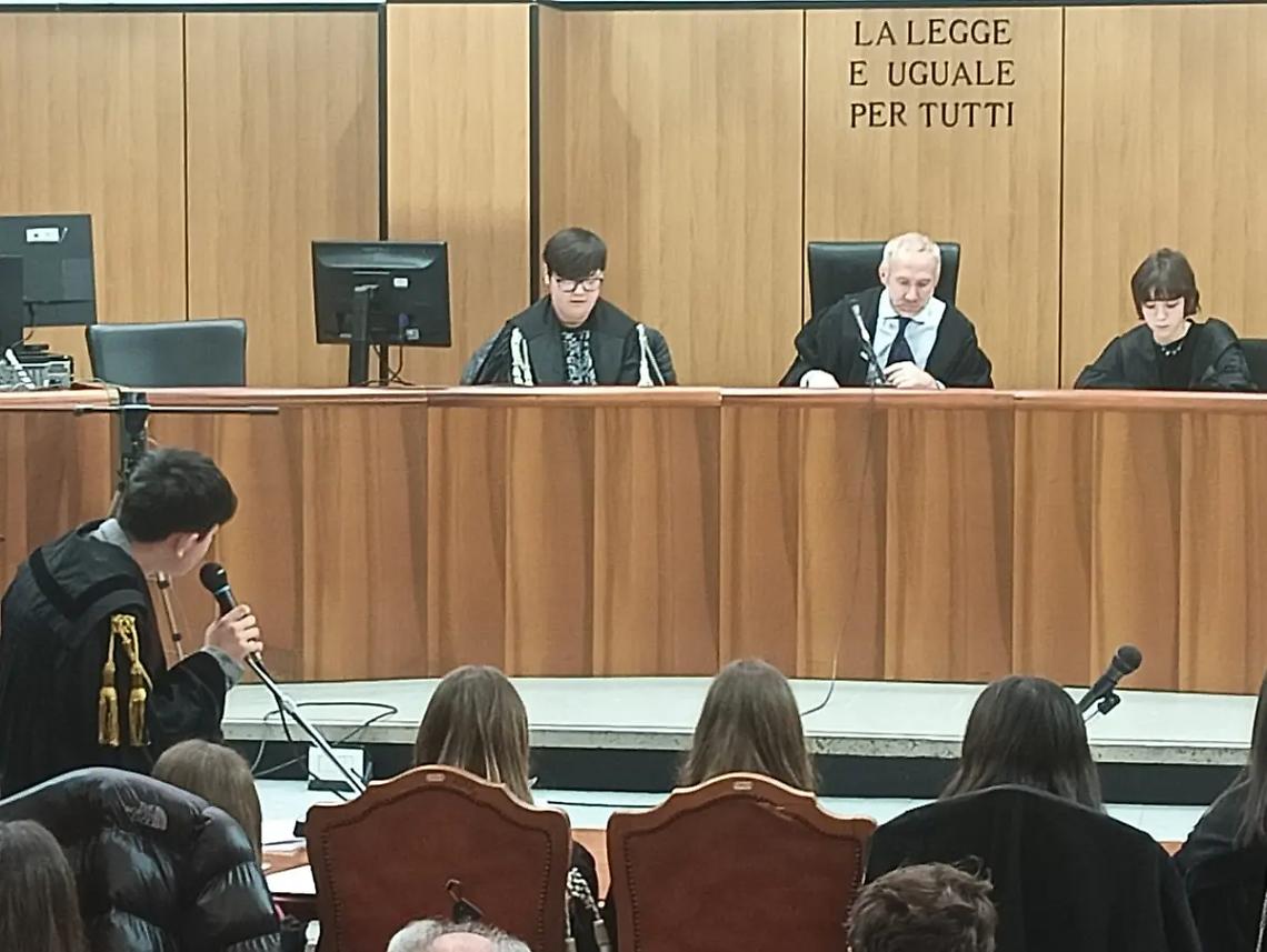 Viterbo, all&rsquo;aula 6 va in scena il processo al bullismo