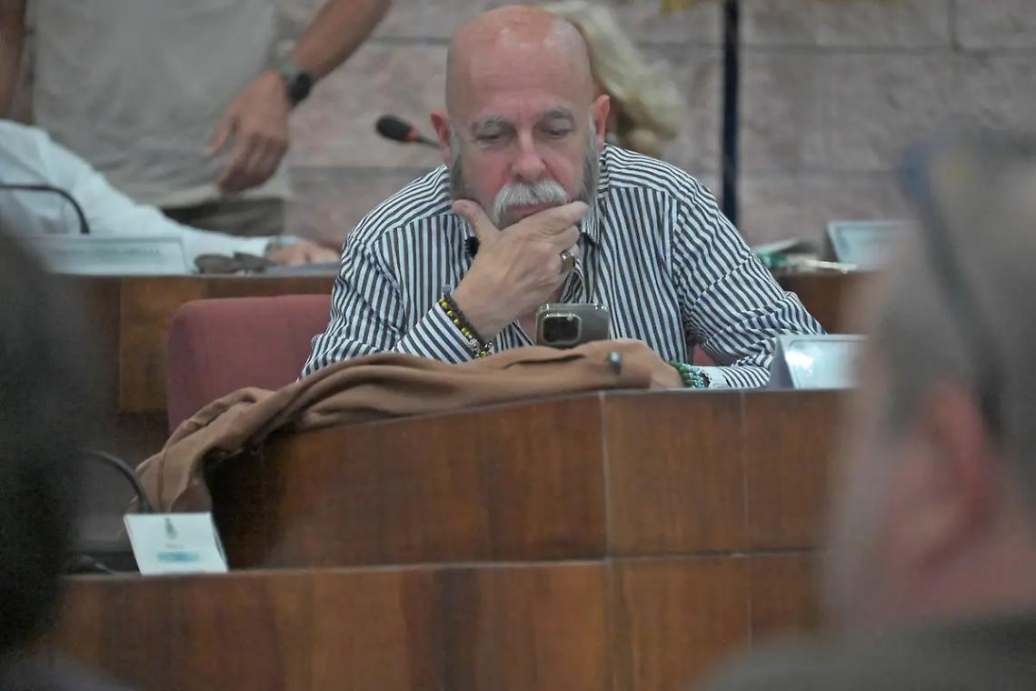 Salta il consiglio comunale tra le polemiche