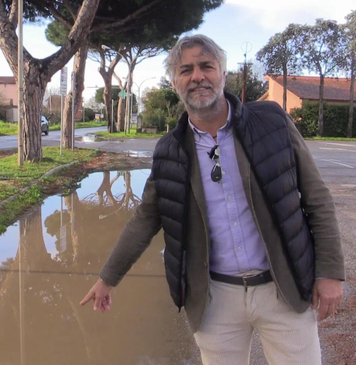Buche e allagamenti, un incubo viaggiare sulla Furbara-Sasso