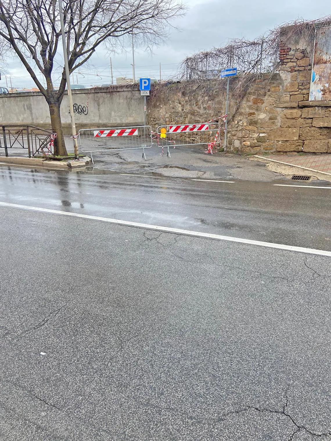 Parcheggio chiuso, entro pochi giorni la riapertura