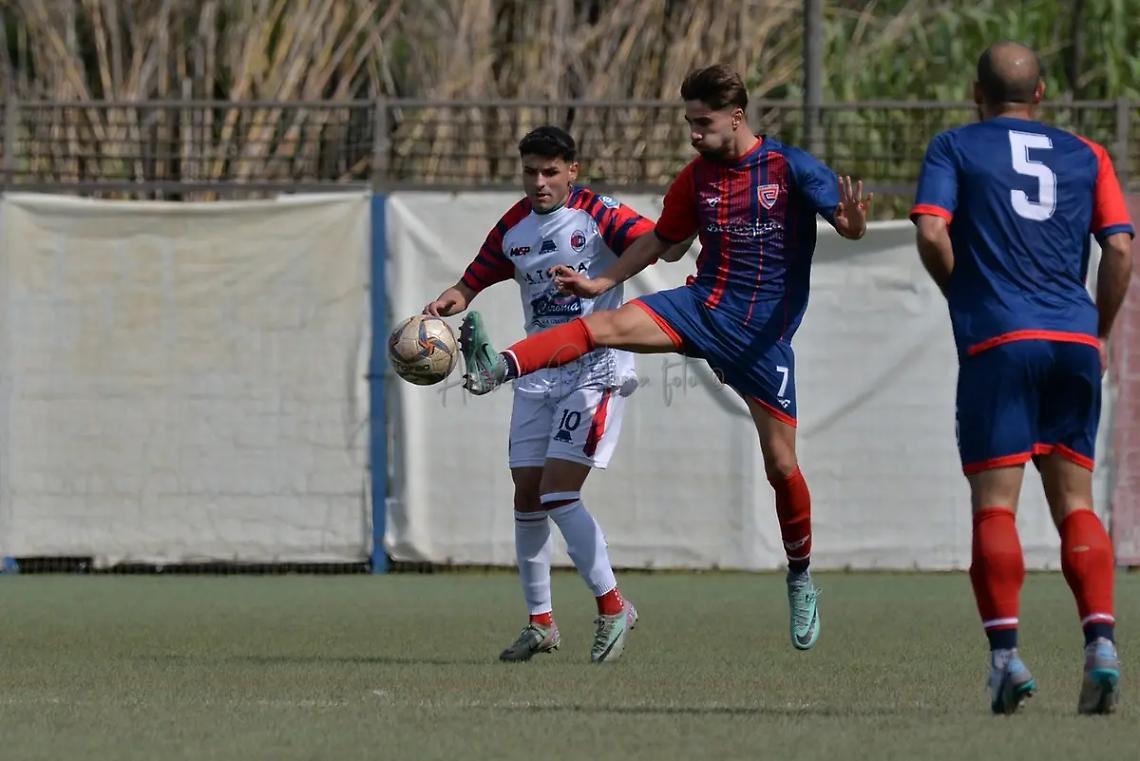 Un bel Ladispoli s&rsquo;arrende al 95&rsquo;: il Pomezia vince 3-2 grazie all&rsquo;ex Teti