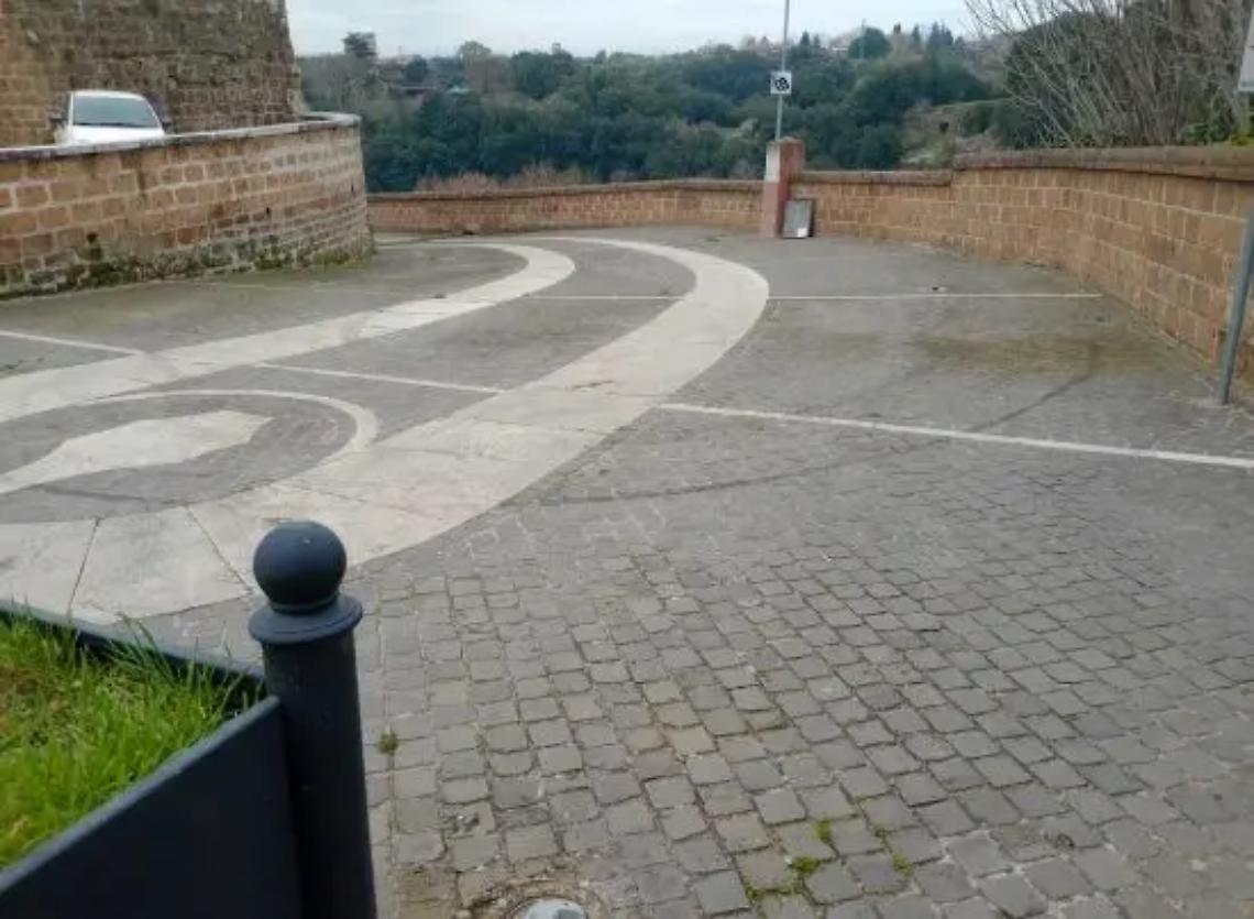 Pi&ugrave; attenzione alla pulizia urbana