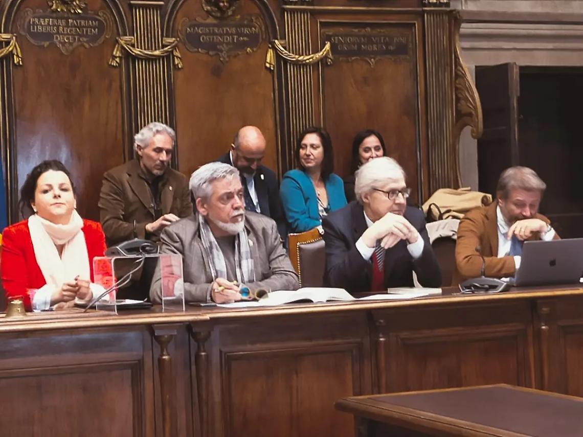 Sgarbi replica alle accuse di assenteismo: &laquo;Sono senza portafoglio&raquo;