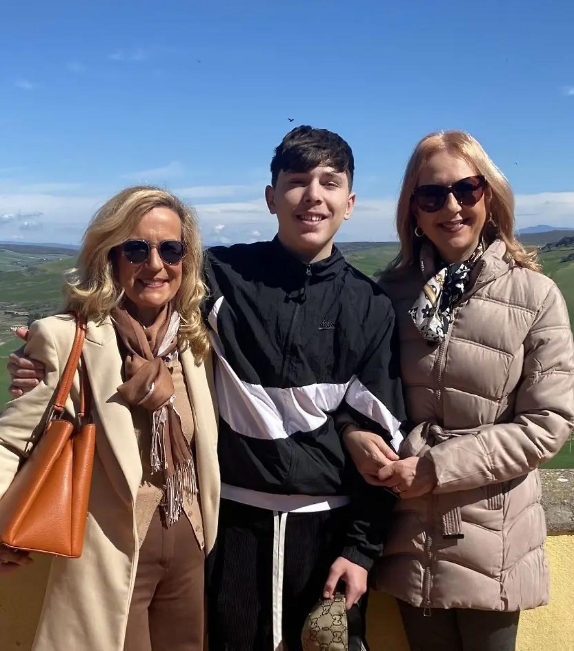 Ragazzo affetto da sordit&agrave; dalla nascita: il Lions club dona due apparecchi acustici