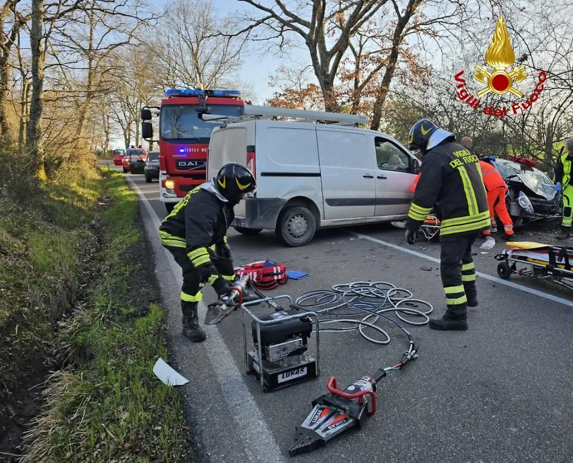 Frontale sulla Cassia nord, ferite madre e figlia