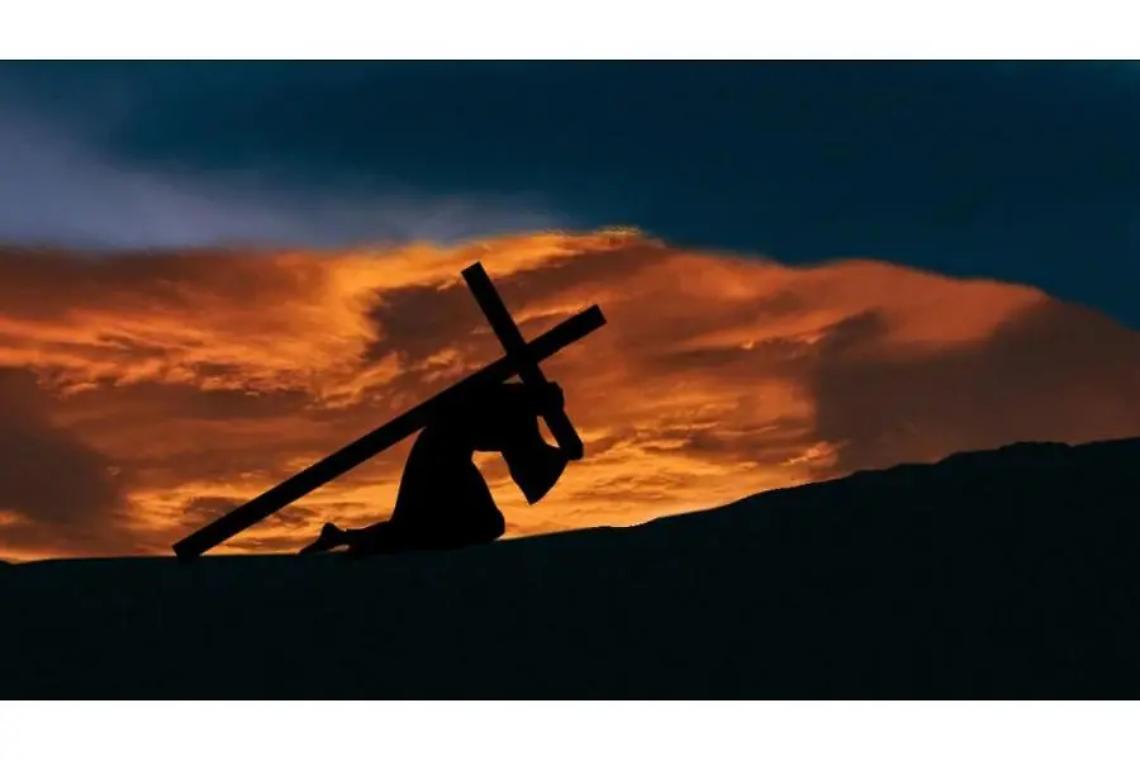 Via Crucis stasera ad Allumiere con don Roberto Fiorucci